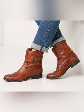 FRYE Anna Shortie Bootie Cognac Leather Pull-On Ankle Boots Women's Size 10